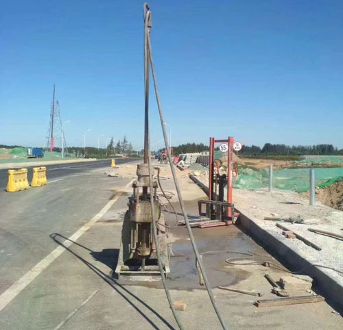 汤原公路高聚物注浆加固